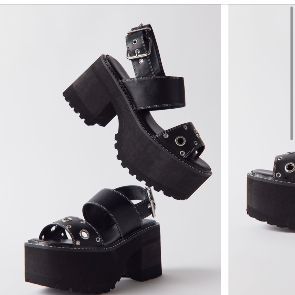 UO Granada Grommet Platform Sandal